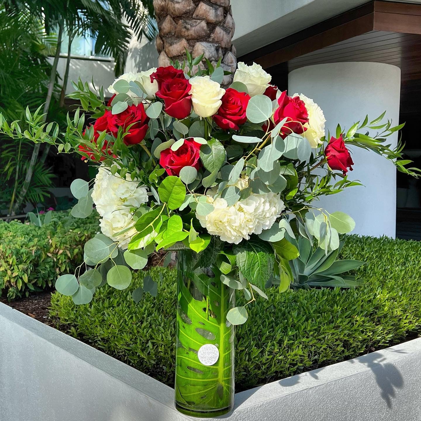 Elegant Alina Glass Vase - Lily's Bloom Boutique