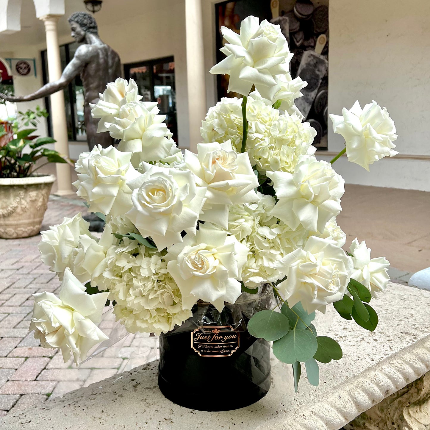 Unapologetically Beautiful Box 25 Premium Roses and Hydrangeas