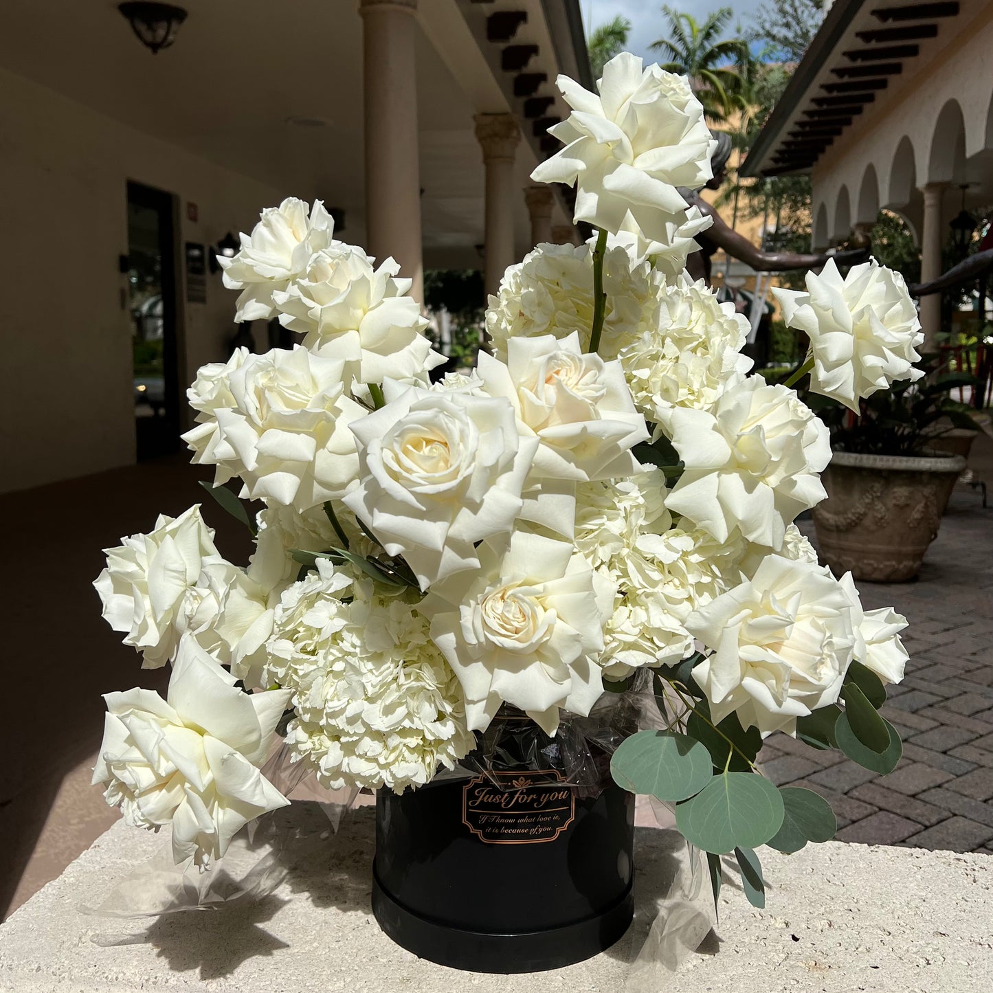 Unapologetically Beautiful Box 25 Premium Roses and Hydrangeas