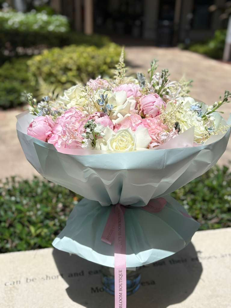 Ivory Blush Garden