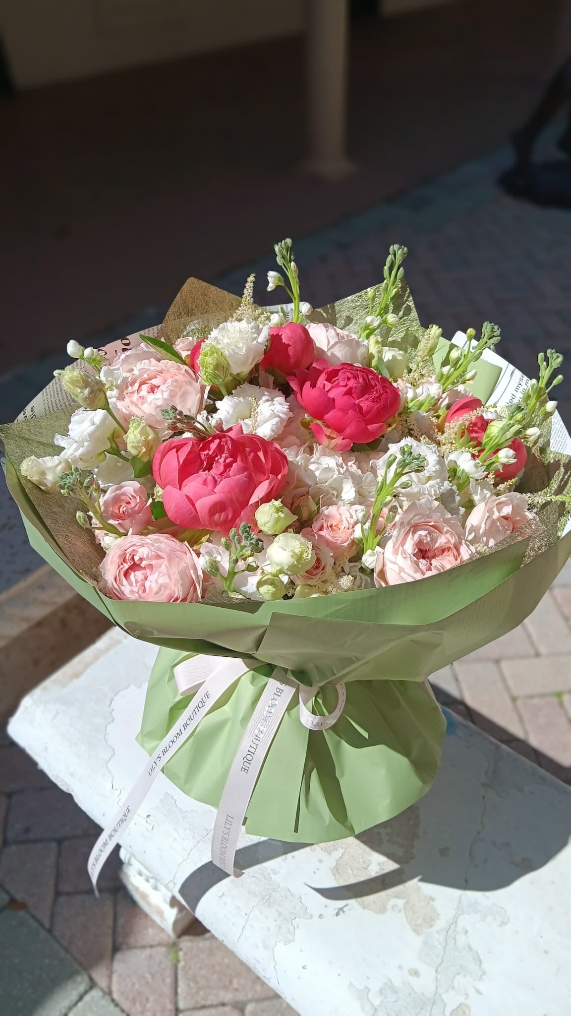 Who loves peonies